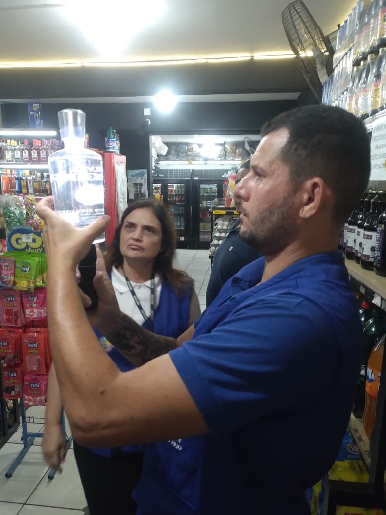 Secretaria de Saúde alerta moradores e turistas sobre cuidados na ingestão de bebidas